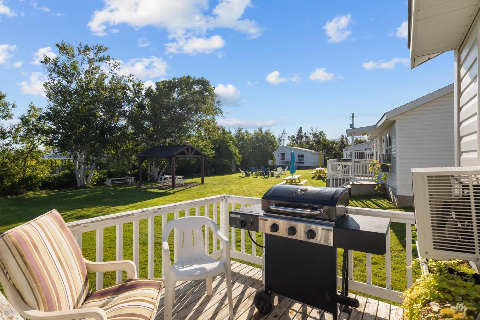 Beach Trees Cottages York Экстерьер фото